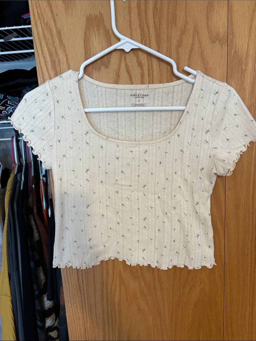 Arizona Jean Company Cream Ribbed Scoop Neck Crop Top small